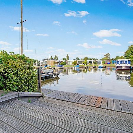 Waterfront Holiday Home With Jetty Boornzwaag over de Wielen Exterior photo